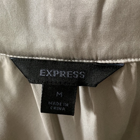 Express Silk top Sz. M in silver w/sequin detail - Picture 8 of 9